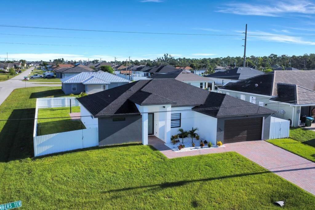 Casa Sevilla, Heated Pool, Sleeps 9, 4B3B Cape Coral Luaran gambar