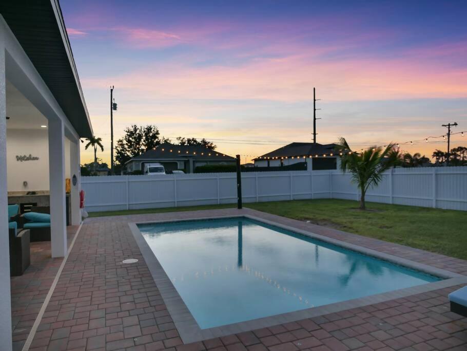 Casa Sevilla, Heated Pool, Sleeps 9, 4B3B Cape Coral Luaran gambar